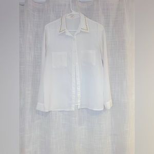 White button down blouse with gold studs